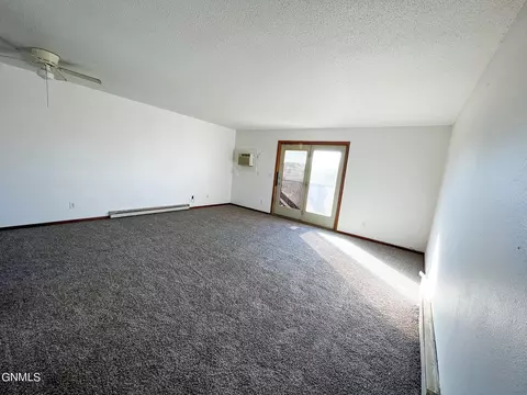 1825 31st St W, Williston, ND 58801 photo 4