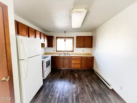 1825 31st St W, Williston, ND 58801 photo 3
