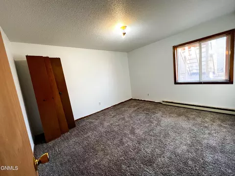 1825 31st St W, Williston, ND 58801 photo 7