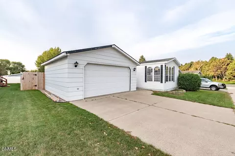 4509 Bunker Dr, Bismarck, ND 58503 photo 5