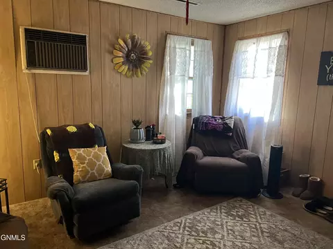914 6th Ave E, Williston, ND 58801 photo 14