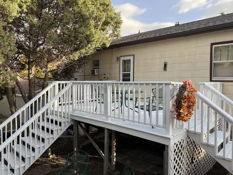 914 6th Ave E, Williston, ND 58801 photo 4