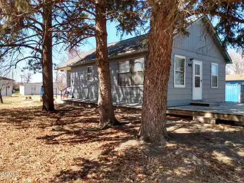 401 3rd Ave SW, Beulah, ND 58523 photo 1