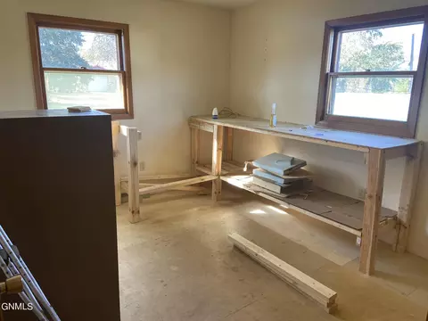 500 Arthur St, Stanton, ND 58571 photo 8
