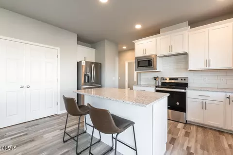 4830 Cornice Loop, Bismarck, ND 58503 photo 8