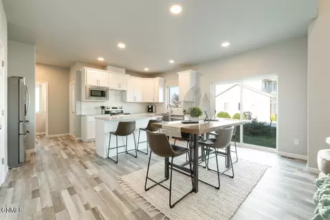 4830 Cornice Loop, Bismarck, ND 58503 photo 6