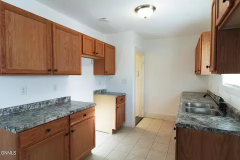 216 7th St W, Williston, ND 58801 photo 7