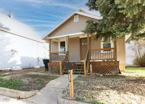 216 7th St W, Williston, ND 58801 photo 1