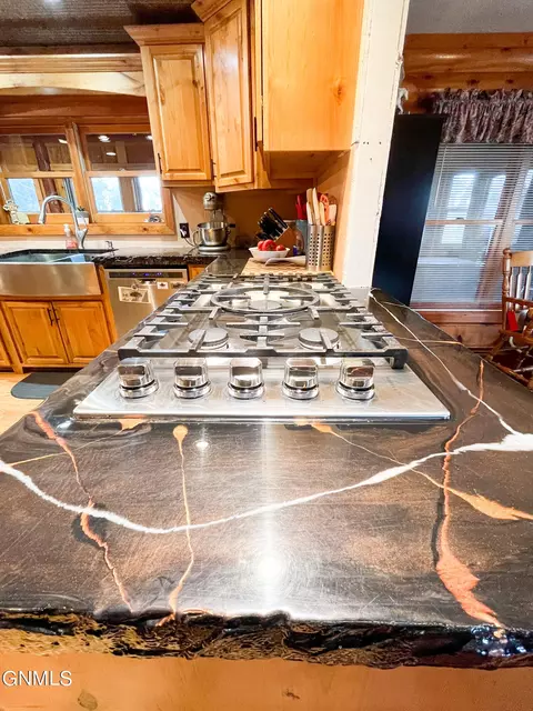 Kitchen - 4349 Road 1007, Froid, MT 59226 photo 9 of 11