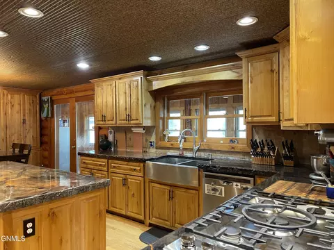 Kitchen - 4349 Road 1007, Froid, MT 59226 photo 6 of 11