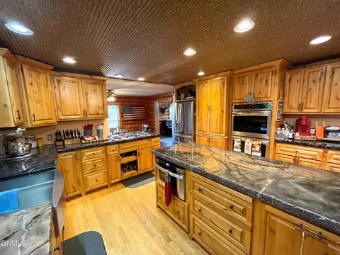 Kitchen - 4349 Road 1007, Froid, MT 59226 photo 4 of 11
