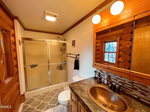 Bath - 4349 Road 1007, Froid, MT 59226 photo 1 of 3