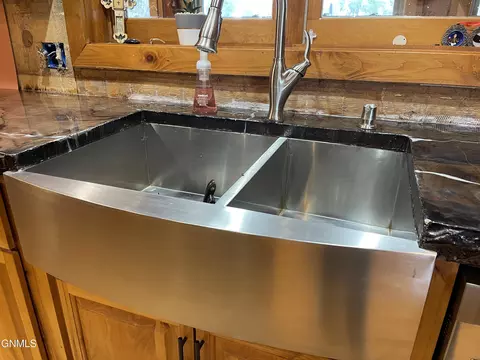 Kitchen - 4349 Road 1007, Froid, MT 59226 photo 8 of 11