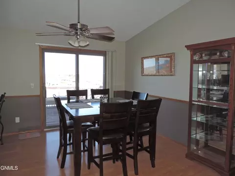 3242 Crocus Ave, Bismarck, ND 58501 photo 4