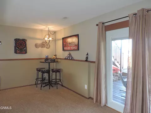 3242 Crocus Ave, Bismarck, ND 58501 photo 15