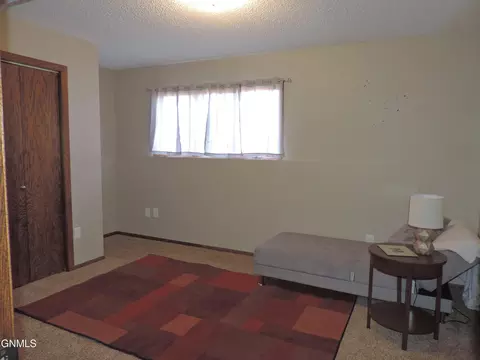 3242 Crocus Ave, Bismarck, ND 58501 photo 19