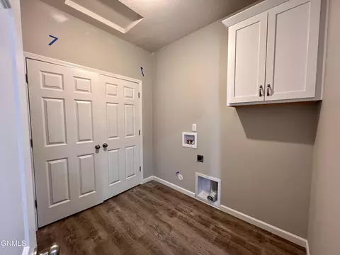 4828 Cornice Loop, Bismarck, ND 58503 photo 4