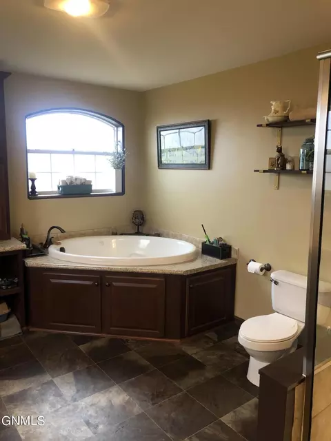 14917 Cochise St, Williston, ND 58801 photo 18
