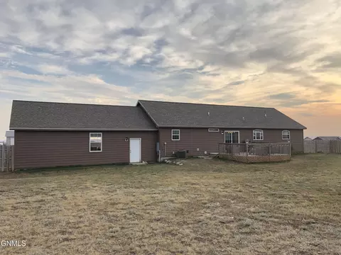 14917 Cochise St, Williston, ND 58801 photo 31