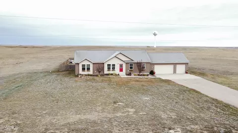 14917 Cochise St, Williston, ND 58801 photo 2