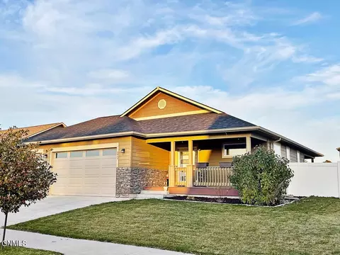 2412 19th Ave W, Williston, ND 58801 photo 2