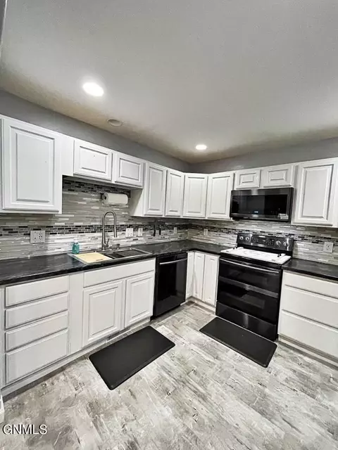 2412 19th Ave W, Williston, ND 58801 photo 9