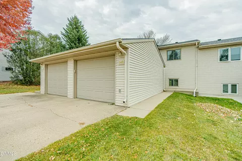 1403 Territory Dr, Bismarck, ND 58503 photo 38