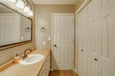 1403 Territory Dr, Bismarck, ND 58503 photo 26