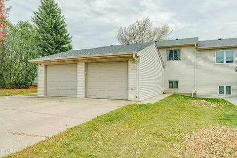 1403 Territory Dr, Bismarck, ND 58503 photo 1