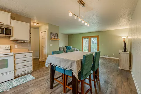 1403 Territory Dr, Bismarck, ND 58503 photo 6