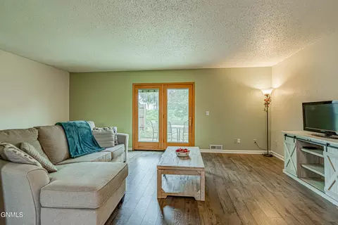 1403 Territory Dr, Bismarck, ND 58503 photo 10