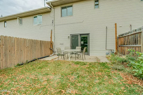 1403 Territory Dr, Bismarck, ND 58503 photo 40