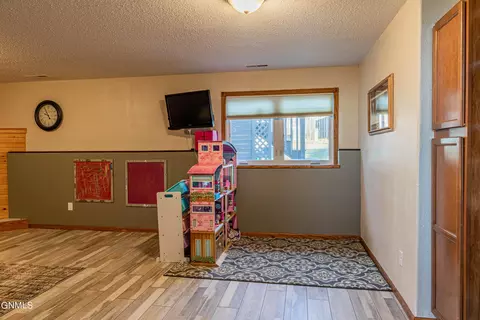 6520 Edgerly Ln, Lincoln, ND 58504 photo 19