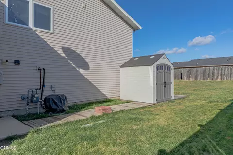 6520 Edgerly Ln, Lincoln, ND 58504 photo 24