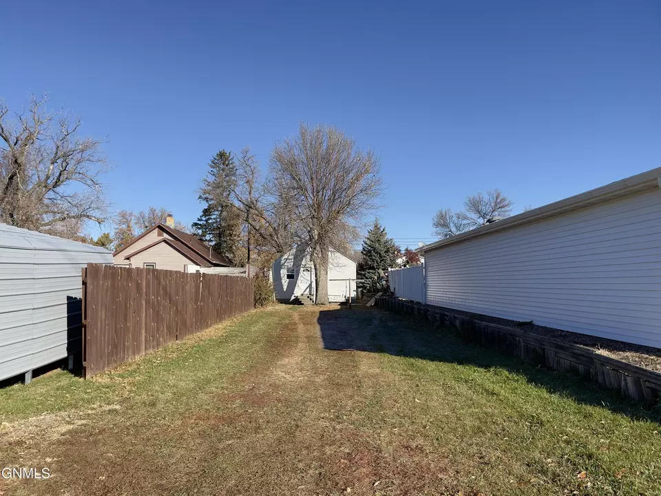  1303 2nd St SW, Mandan, ND 58554 photo 8