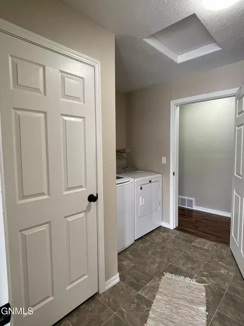 313 7th Ave NW, Sidney, MT 59270 photo 5
