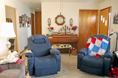 539 Gary Ave, Bismarck, ND 58501 photo 36