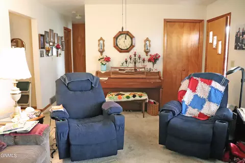 539 Gary Ave, Bismarck, ND 58501 photo 6