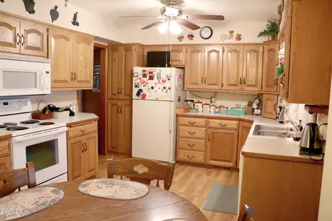 539 Gary Ave, Bismarck, ND 58501 photo 3
