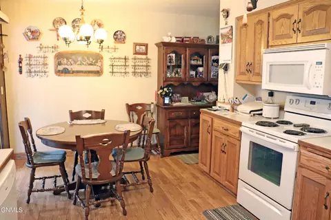 539 Gary Ave, Bismarck, ND 58501 photo 4