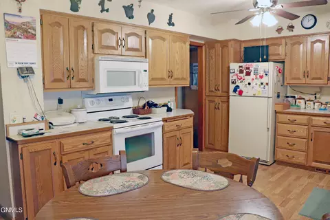 539 Gary Ave, Bismarck, ND 58501 photo 28