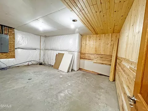 3113 Long Branch Ave, Williston, ND 58801 photo 22