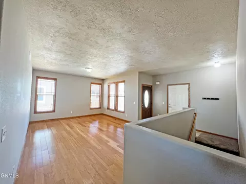 3113 Long Branch Ave, Williston, ND 58801 photo 5