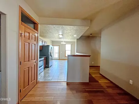 3113 Long Branch Ave, Williston, ND 58801 photo 9