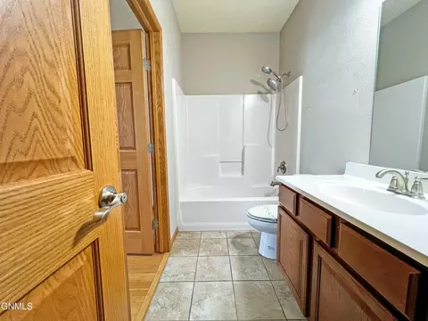 3113 Long Branch Ave, Williston, ND 58801 photo 14