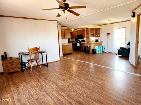 3752 124f Ave NW, Watford City, ND 58854
