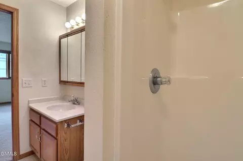 724 Calgary Ave E, Bismarck, ND 58503 photo 13