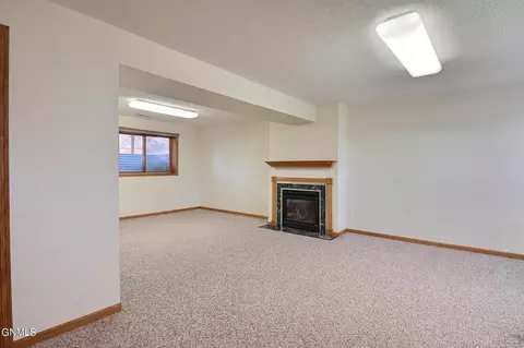 724 Calgary Ave E, Bismarck, ND 58503 photo 21