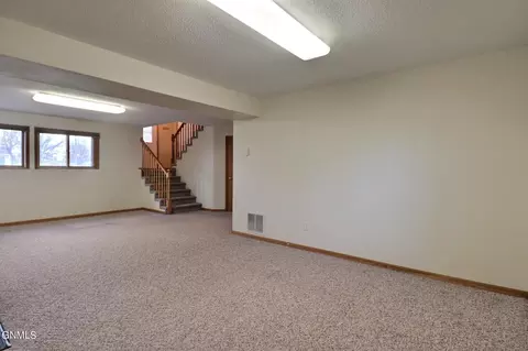 724 Calgary Ave E, Bismarck, ND 58503 photo 23
