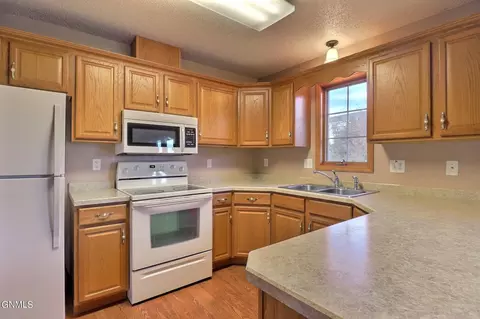 724 Calgary Ave E, Bismarck, ND 58503 photo 4